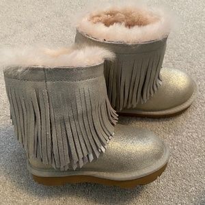 UGG’s toddler - size 9 new